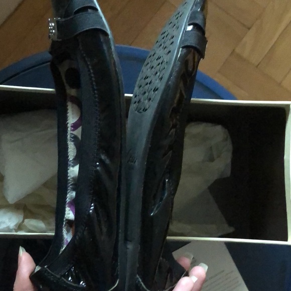 Coach Dwyer crinkle patent leather black ballet flats 9 - Picture 8 of 10